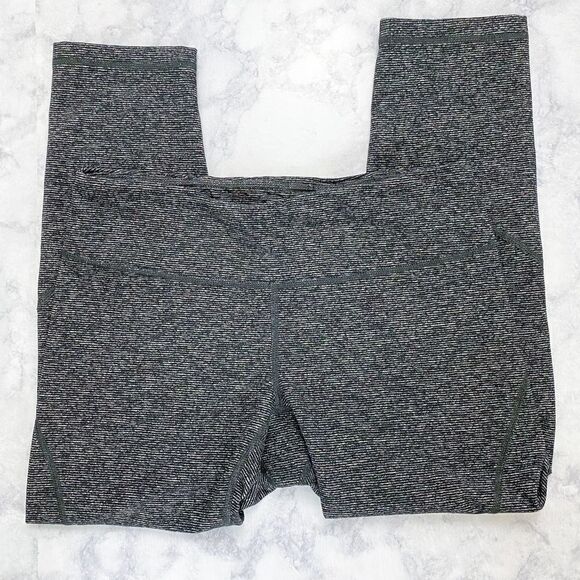 𝅺ZELLA Black & Gray Mid Rise Crop Legging‎ - Picture 2 of 7